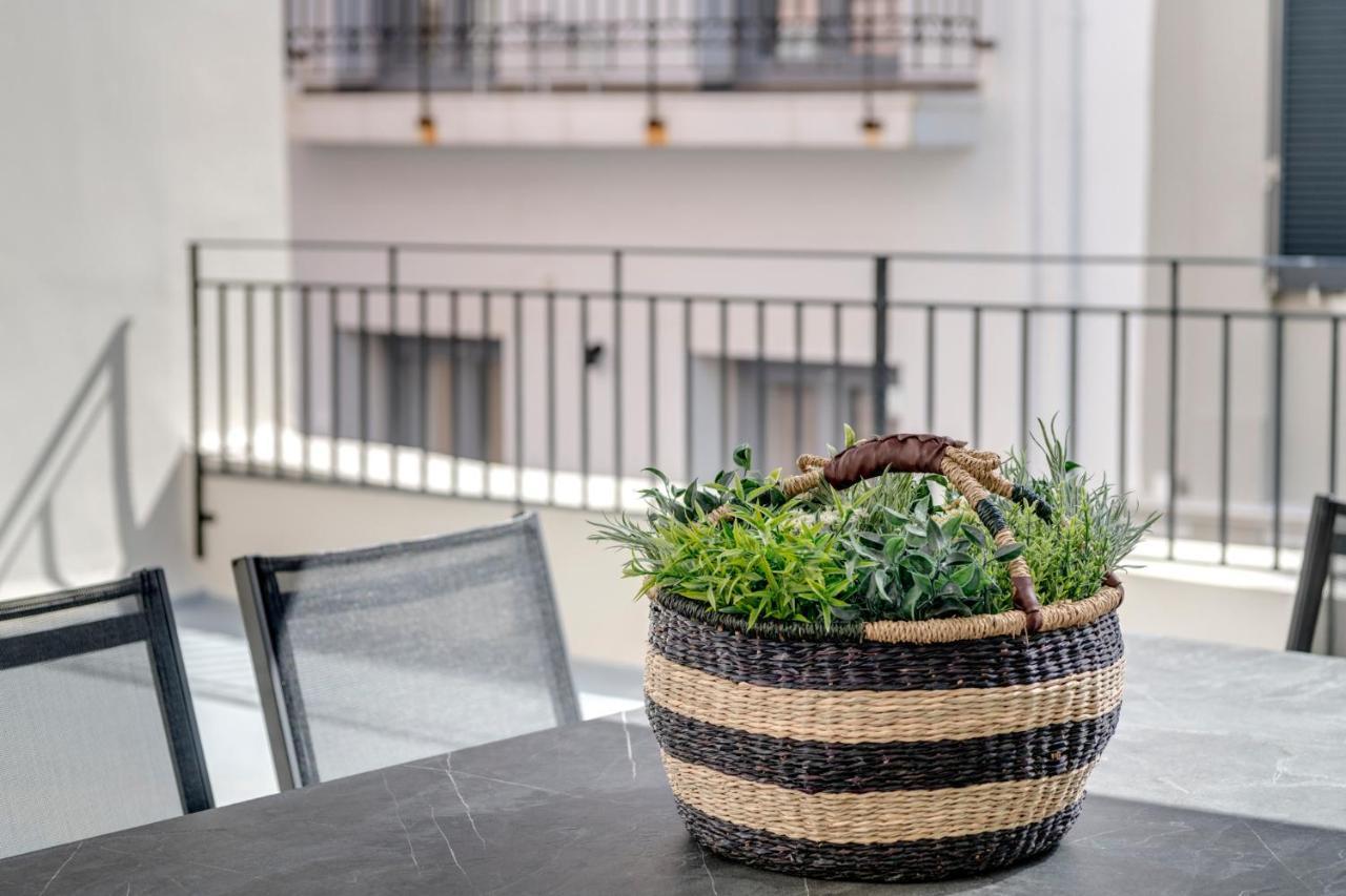 The Heart Of Syra - Your Home In Ermoupolis Exterior photo