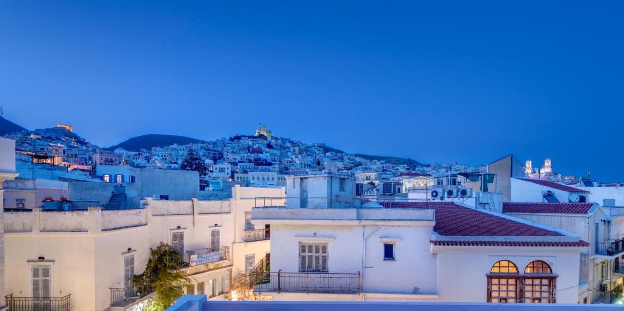 The Heart Of Syra - Your Home In Ermoupolis Exterior photo