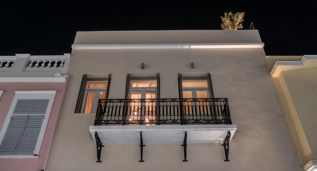 The Heart Of Syra - Your Home In Ermoupolis Exterior photo